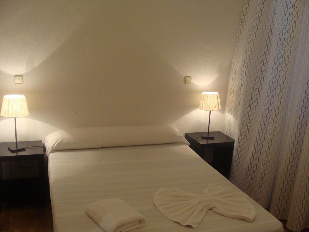 Inter Puerta Del Sol Pension Madrid Room photo