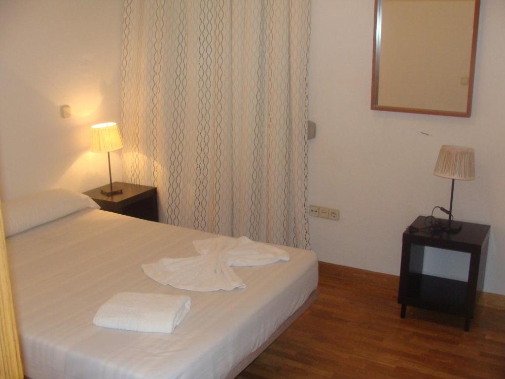 Inter Puerta Del Sol Pension Madrid Room photo